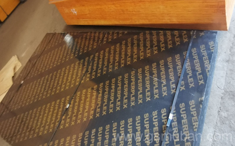 清水木模板價(jià)格是多少？影響清水模板價(jià)格的幾個(gè)因素